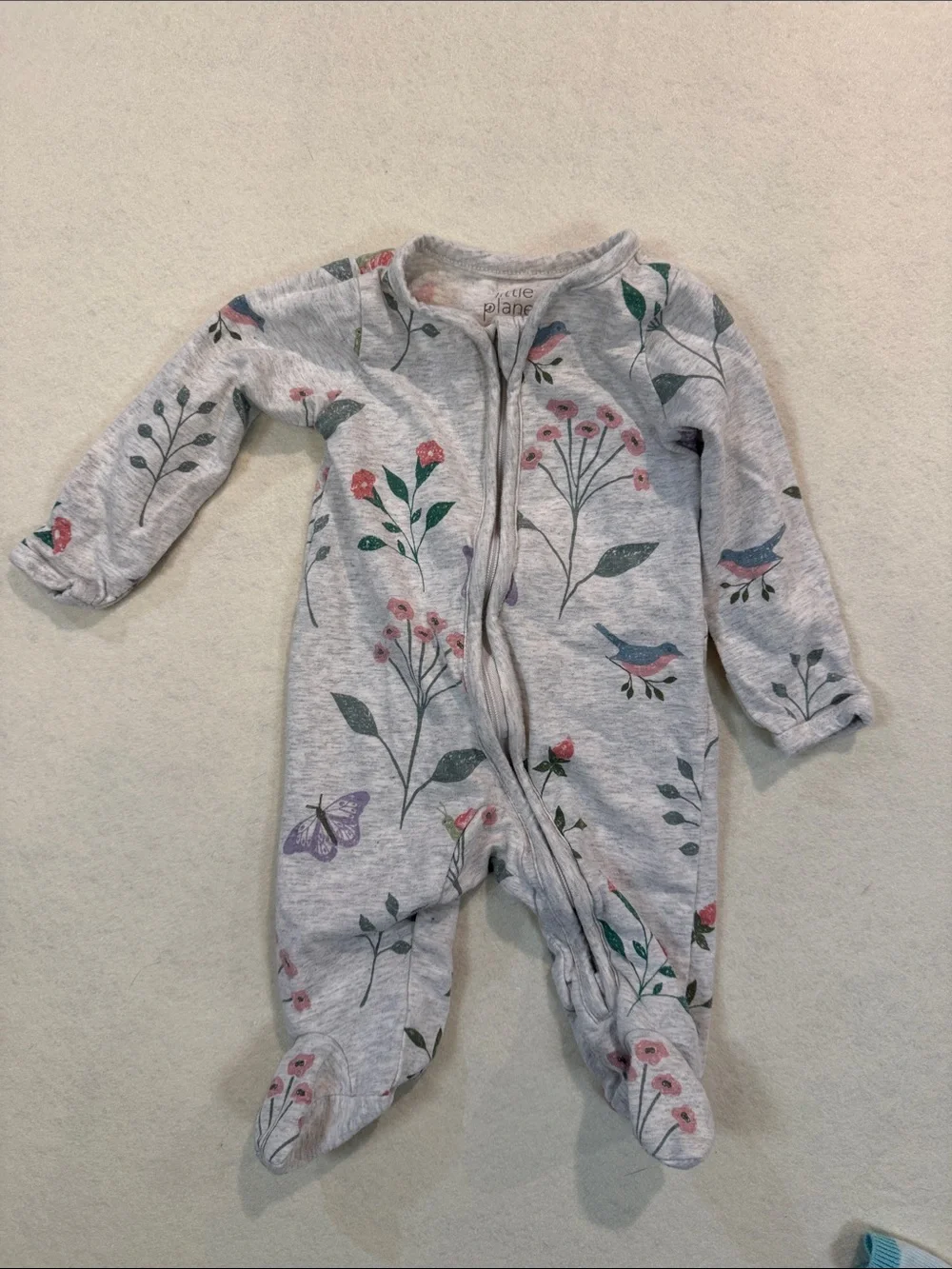 Lot of 4 0-3 mo Outfits Footies. EUC CONVERSE & ORGANIC. UU